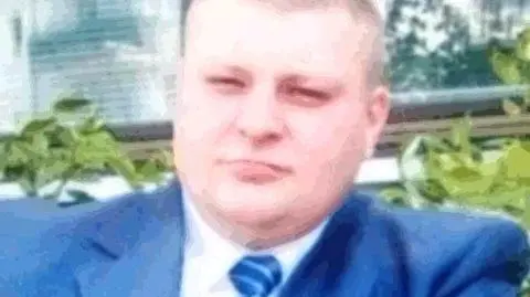 Policja pokazuje zdjęcia konwojenta ściganego za kradzież 1,2 mln zł