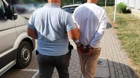 "Przewrócił kobietę i zerwał jej z szyi złoty łańcuszek z zawieszką"