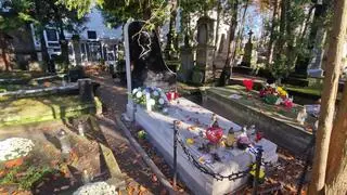 Grób rodziców Chopina na Powązkach 