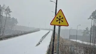 Opady śniegu w niedzielny poranek