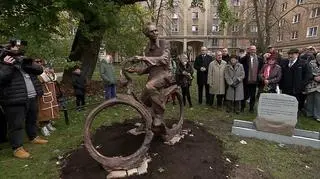 Pomnik Władysława Bartoszewskiego na Woli