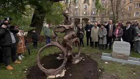Pomnik Władysława Bartoszewskiego na Woli