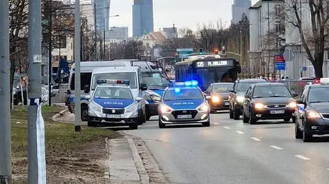 Interwencja służb w alei "Solidarności"