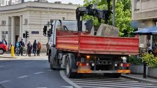 Uszkodzona trakcja na placu Unii Lubelskiej