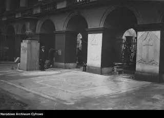 Grób Nieznanego Żołnierza w trakcie budowy 