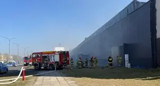 Pożar w hali przy Modlińskiej