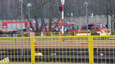 Akcja straży w metrze na Kabatach. "Spuchła beczka z groźną substancją"