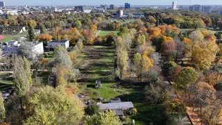 Spór o fragment terenu Skry