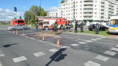 Honda uderzyła w bok dostawczaka