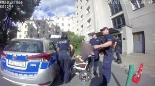 Policjanci pomogli osobie z niepełnosprawnością