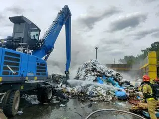Pożar w sortowni śmieci 