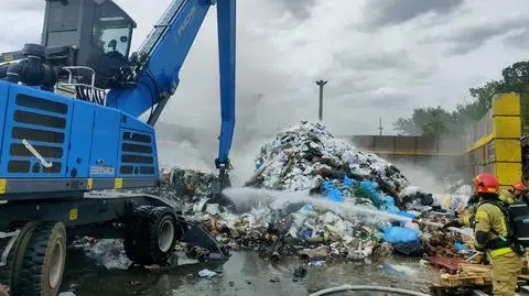 Pożar w sortowni śmieci 
