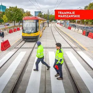Id ronda Zgrupowania AK "Radosław" do mostu tramwaje jeżdżą po nowych torach