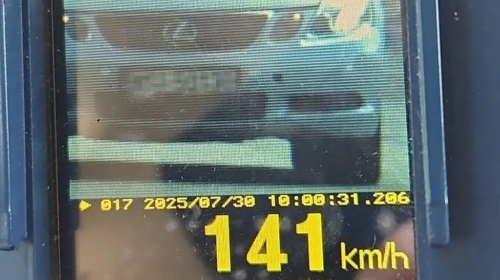 Blisko trzy razy za szybko i bez prawa jazdy