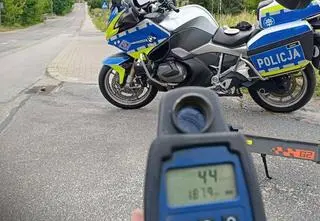 15-latek jechał hulajnogą, dwukrotnie przekroczył dozwoloną prędkość