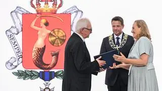 Andrzej Kropiwnicki odebrał odznakę Honorowego Obywatela Warszawy
