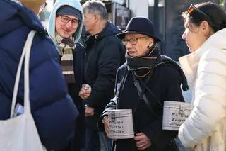 Aktorka Maja Komorowska podczas kwesty na Starych Powązkach