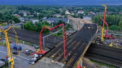 Betonowanie wiaduktu w Rembertowie