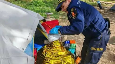 Mężczyzna miał krwawiącą ranę, uskarżał się na silny ból głowy