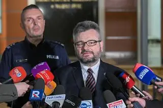 Konferencja prokuratury i policji po zabójstwie na UW