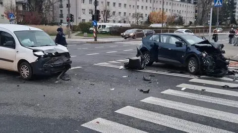 Zderzenie pięciu aut na Malczewskiego