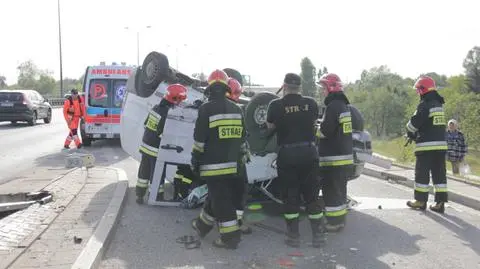 Kierowca mercedesa uciekł