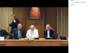 Papież Franciszek w trakcie konferencji