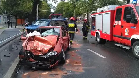 Wypadek na Mickiewicza. Trzy osoby ranne