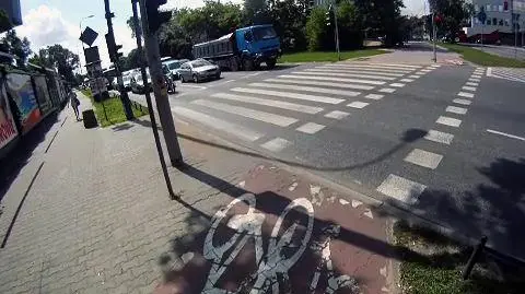 Z ronda de Gaulle`a na Kawalerii cz. 2 fot. tvnwwarszawa.pl