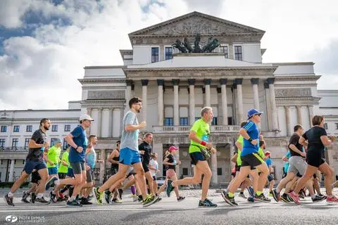 Tak wyglądała 15. edycja Półmaratonu Warszawskiego w 2021 roku