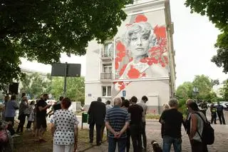 Mural Krystyny Sienkiewicz na Bielanach