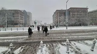 Intensywne opady śniegu w sobotni poranek w stolicy