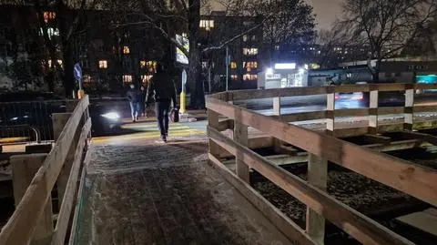 Egipskie ciemności na budowie. Piesi nie czują się bezpiecznie