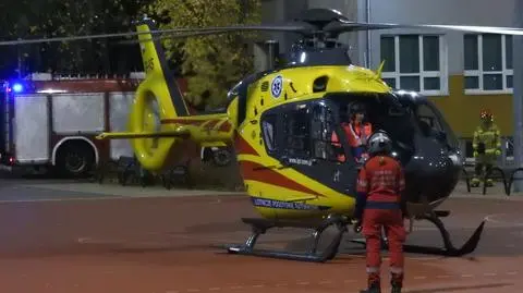 Śmigłowiec LPR lądował na boisku. "Nastolatek doznał urazu nogi"