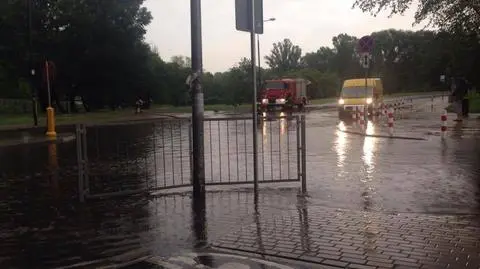 Gwiaździsta podtopiona po burzy. To wina odwodnienia na Trasie AK? 