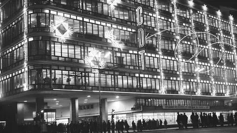 Smyk w latach świetności: neon, mikołaj i torby ze skaju