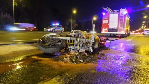 Motocykl zapalił się po zderzeniu. Utrudnienia na Wisłostradzie