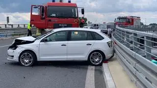 Skoda uderzyła w bariery na trasie S8