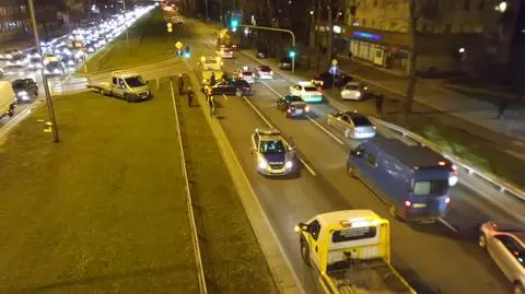 Wypadek na Czerniakowskiej. Pijanego złapali inni kierowcy