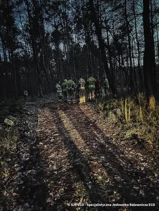 Pojemniki z nieznanymi substancjami w powiecie Wołomińskim