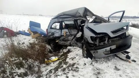 Czołowe zderzenie, nie żyją dwie osoby