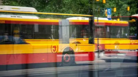 Zamknięte szkoły, zmiany w kursowaniu autobusów i SKM