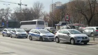 Mężczyzna porzucił auto na Radzymińskiej 150