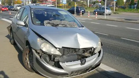 Zderzenie trzech aut, cztery osoby w szpitalu