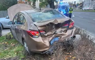 Zderzenie dwóch aut na Wiertniczej 