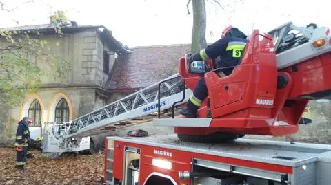 Pożar w Wilanowie, starszy mężczyzna poparzony