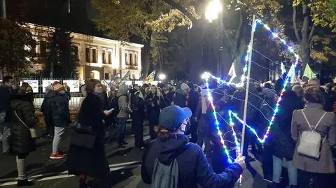 Strajk Kobiet: zgromadzenie rozwiązane. "Jutro jedziemy na granicę"