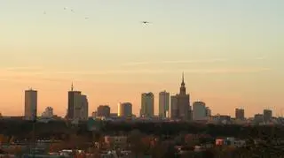 Warszawa ciągnie mazowieckie w górę