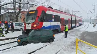 Auto zderzyło się z pociągiem