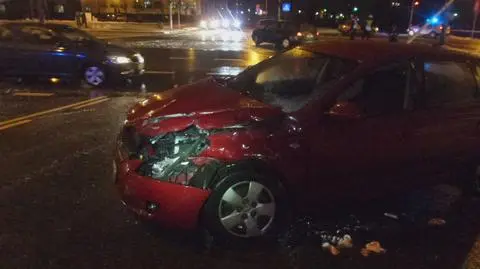 Tramwaje nie jeździły po zderzeniu na Światowida. Jedna osoba w szpitalu